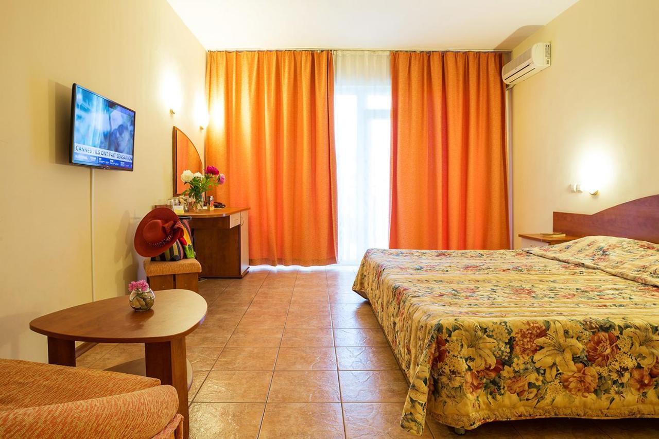 Ljuljak Hotel Aranyhomok Kültér fotó