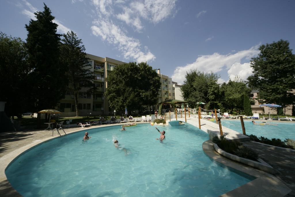 Ljuljak Hotel Aranyhomok Kültér fotó