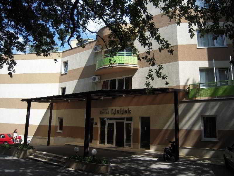 Ljuljak Hotel Aranyhomok Kültér fotó