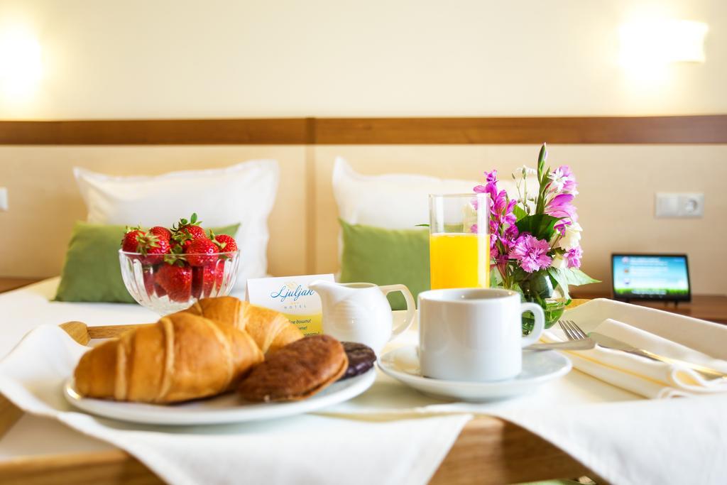 Ljuljak Hotel Aranyhomok Kültér fotó