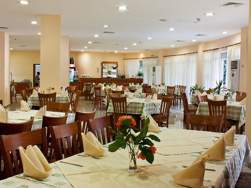 Ljuljak Hotel Aranyhomok Kültér fotó