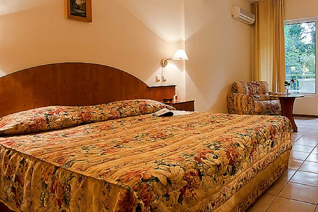 Ljuljak Hotel Aranyhomok Kültér fotó
