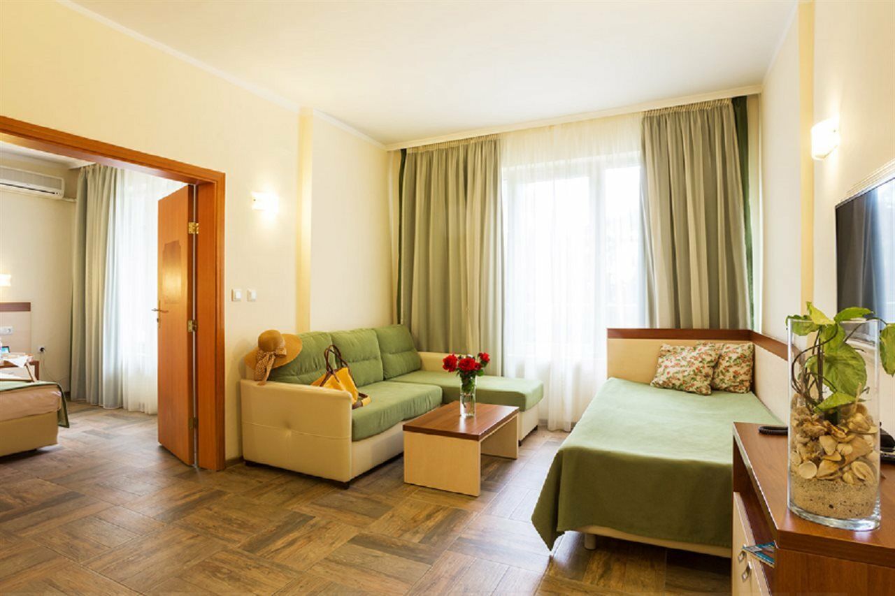 Ljuljak Hotel Aranyhomok Kültér fotó